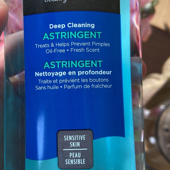 Deep cleaning astringent for sensitive skin. - Picture 2 of 4